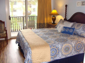 Splendid Condo with balcony view of pool 5220